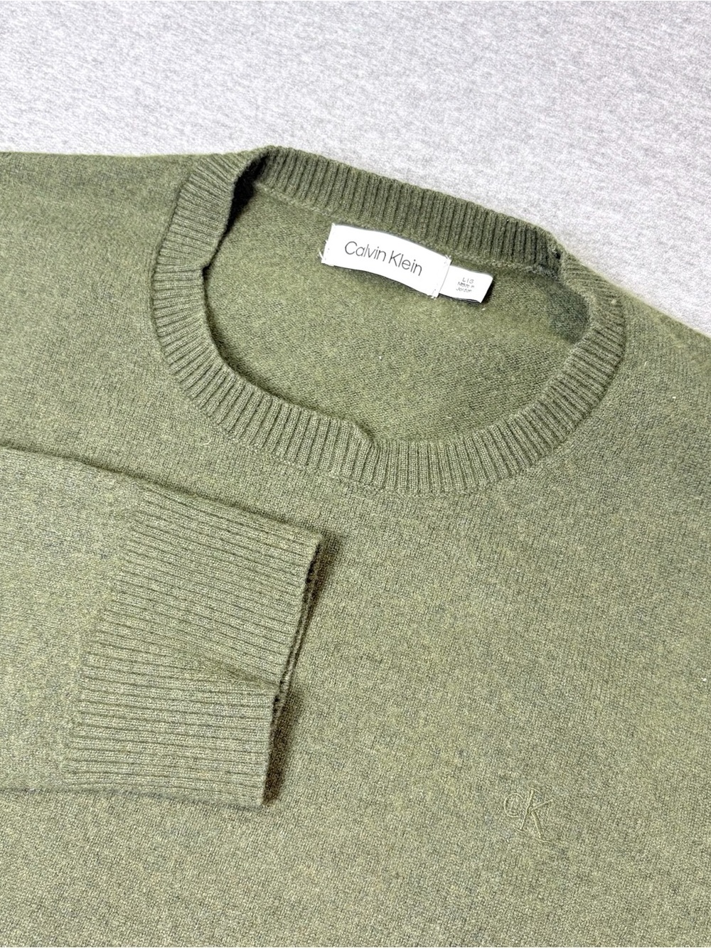 Calvin Klein Men’s L Sage Green Crewneck Sweater Minimal Logo Cotton